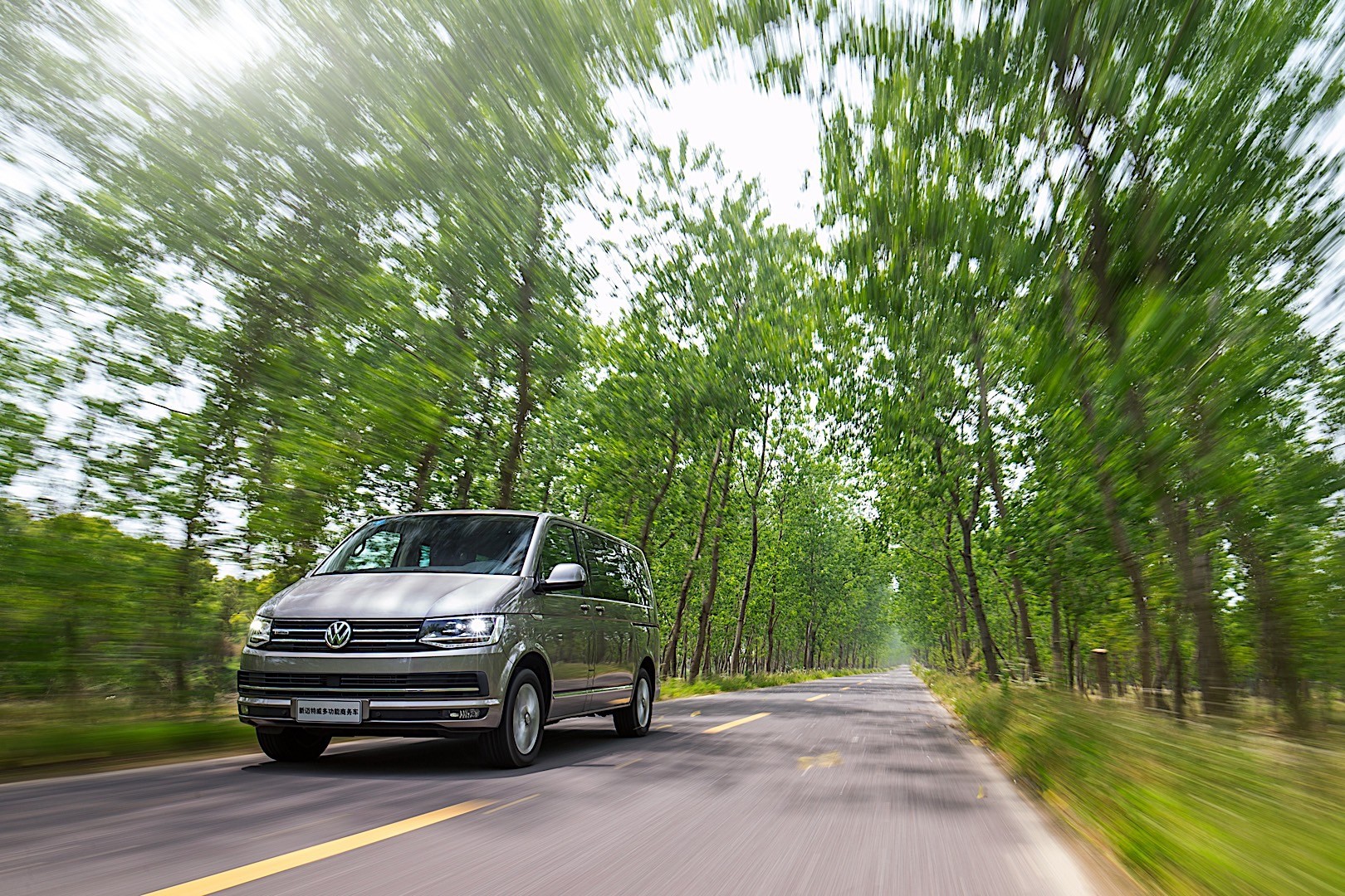 Volkswagen Transporter Kombi photo 24