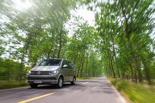 Volkswagen Transporter Kombi photo 24