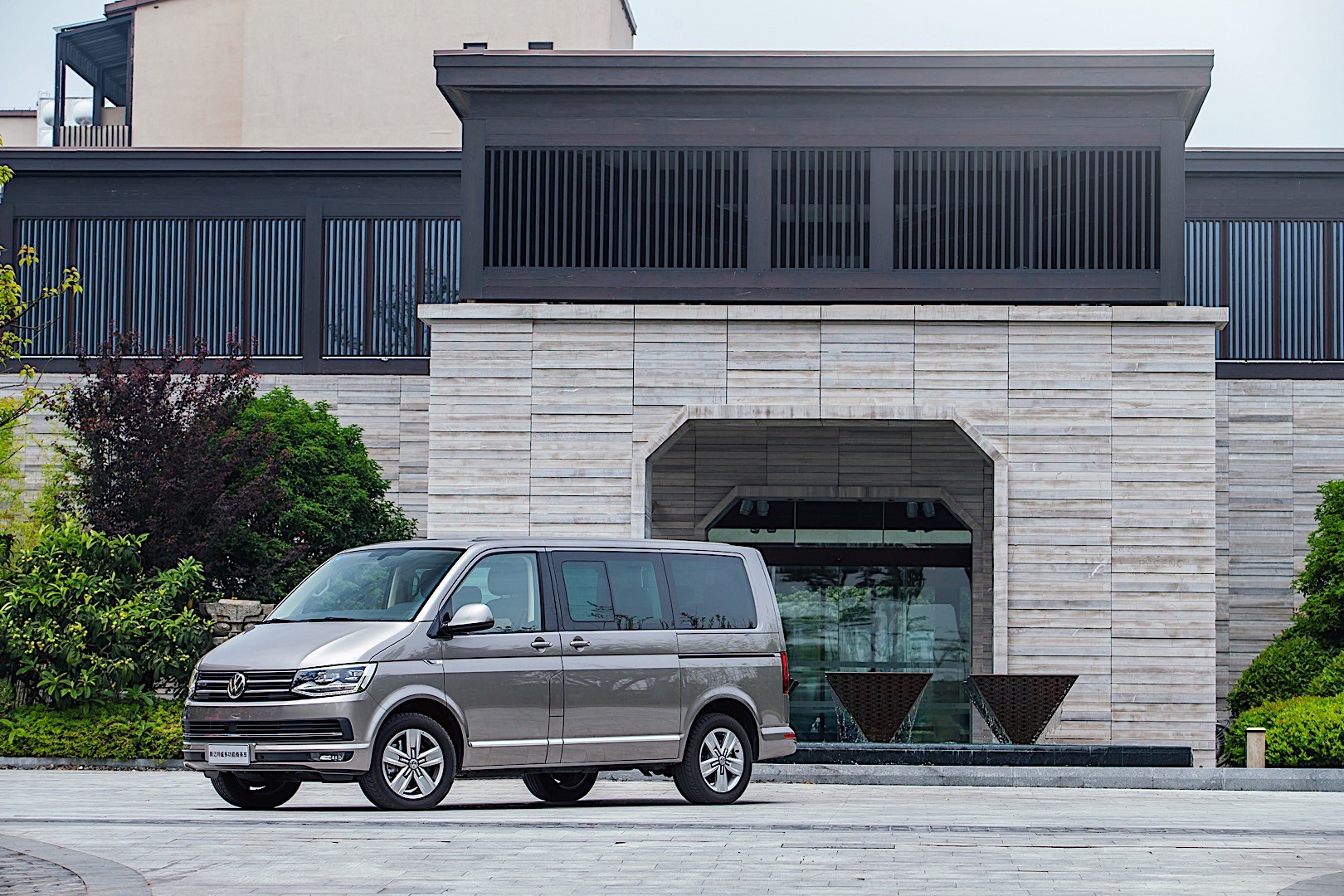 Volkswagen Transporter Kombi photo 25