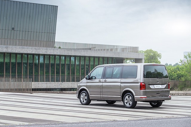 Volkswagen Transporter Kombi photo 27