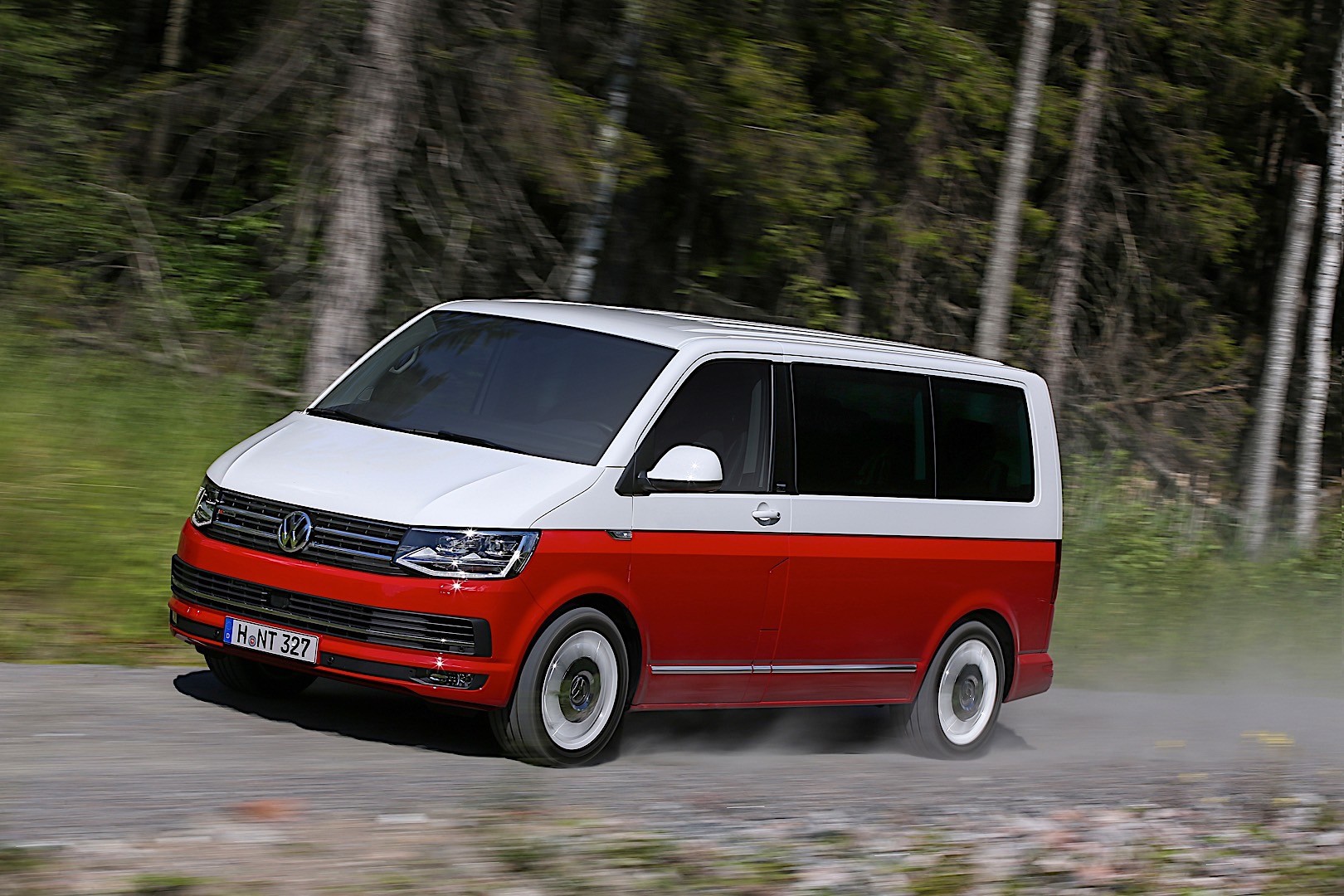 Volkswagen Transporter Kombi photo 30