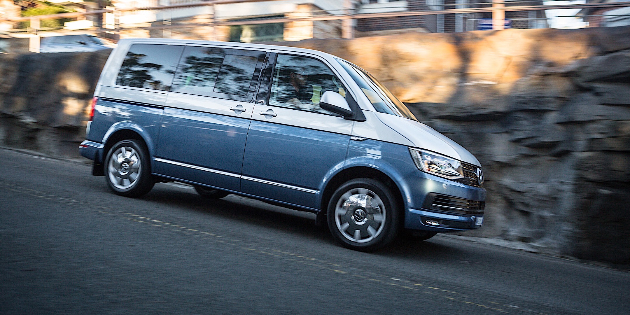 Volkswagen Transporter Kombi photo 34