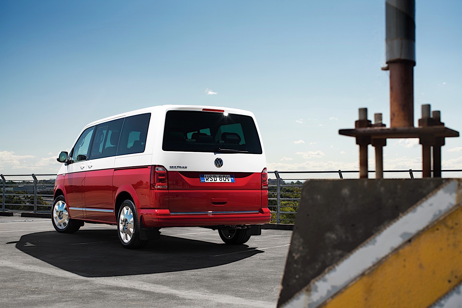 Volkswagen Transporter Kombi photo 36