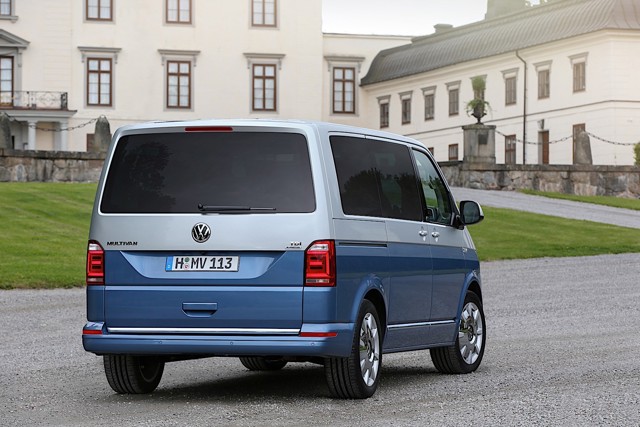 Volkswagen Transporter Kombi photo 37