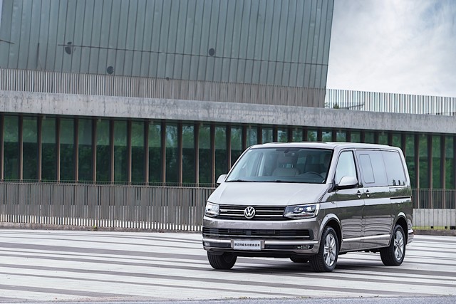 Volkswagen Transporter Kombi photo 39