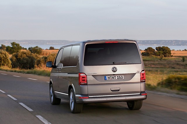 Volkswagen Transporter Kombi photo 40