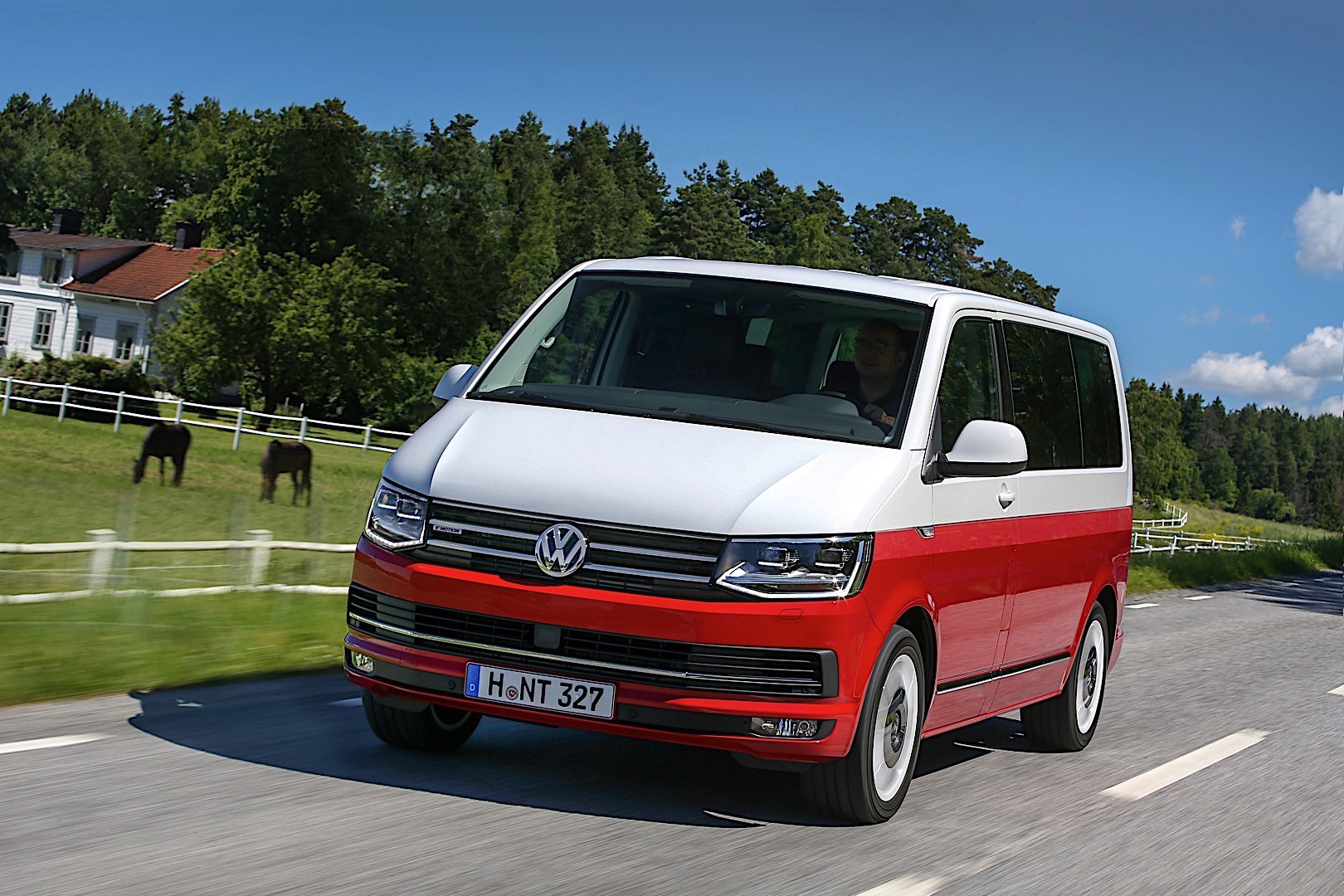 Volkswagen Transporter Kombi photo 43