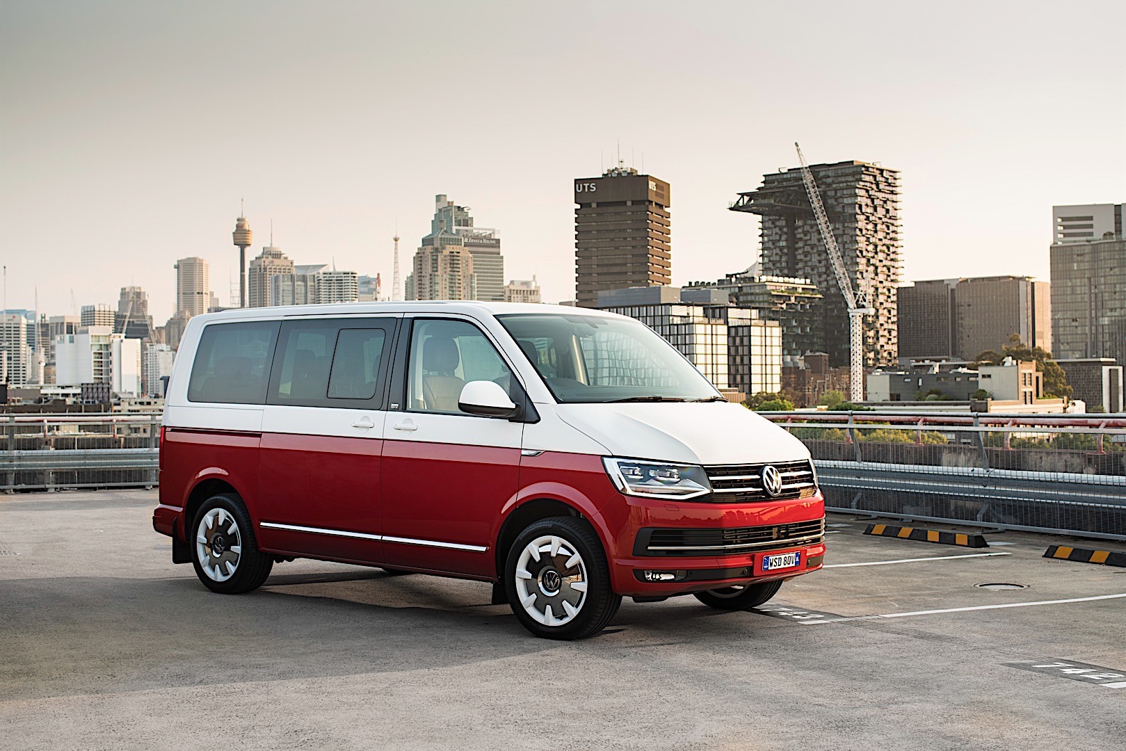 Volkswagen Transporter Kombi photo 46