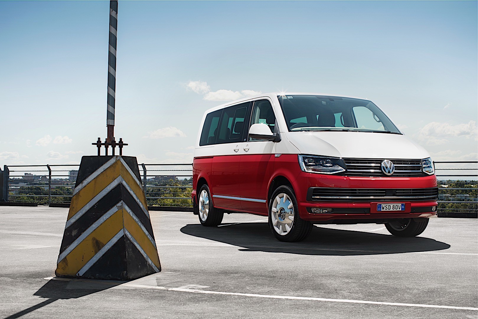 Volkswagen Transporter Kombi photo 47