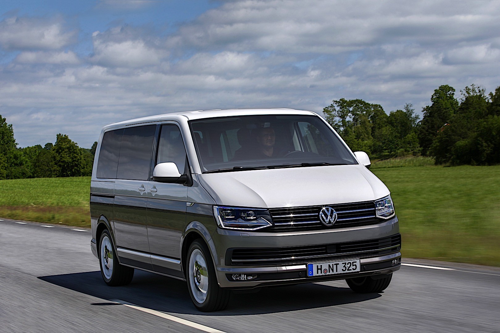 Volkswagen Transporter Kombi photo 49