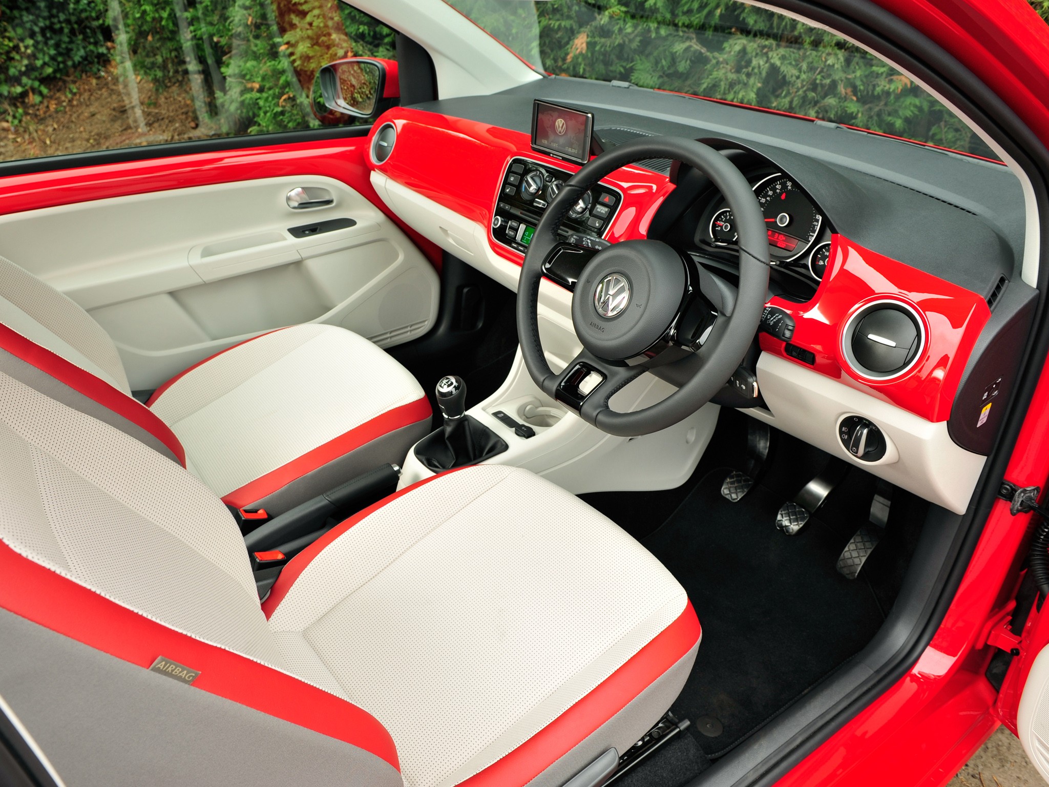 Volkswagen Up! photo 55