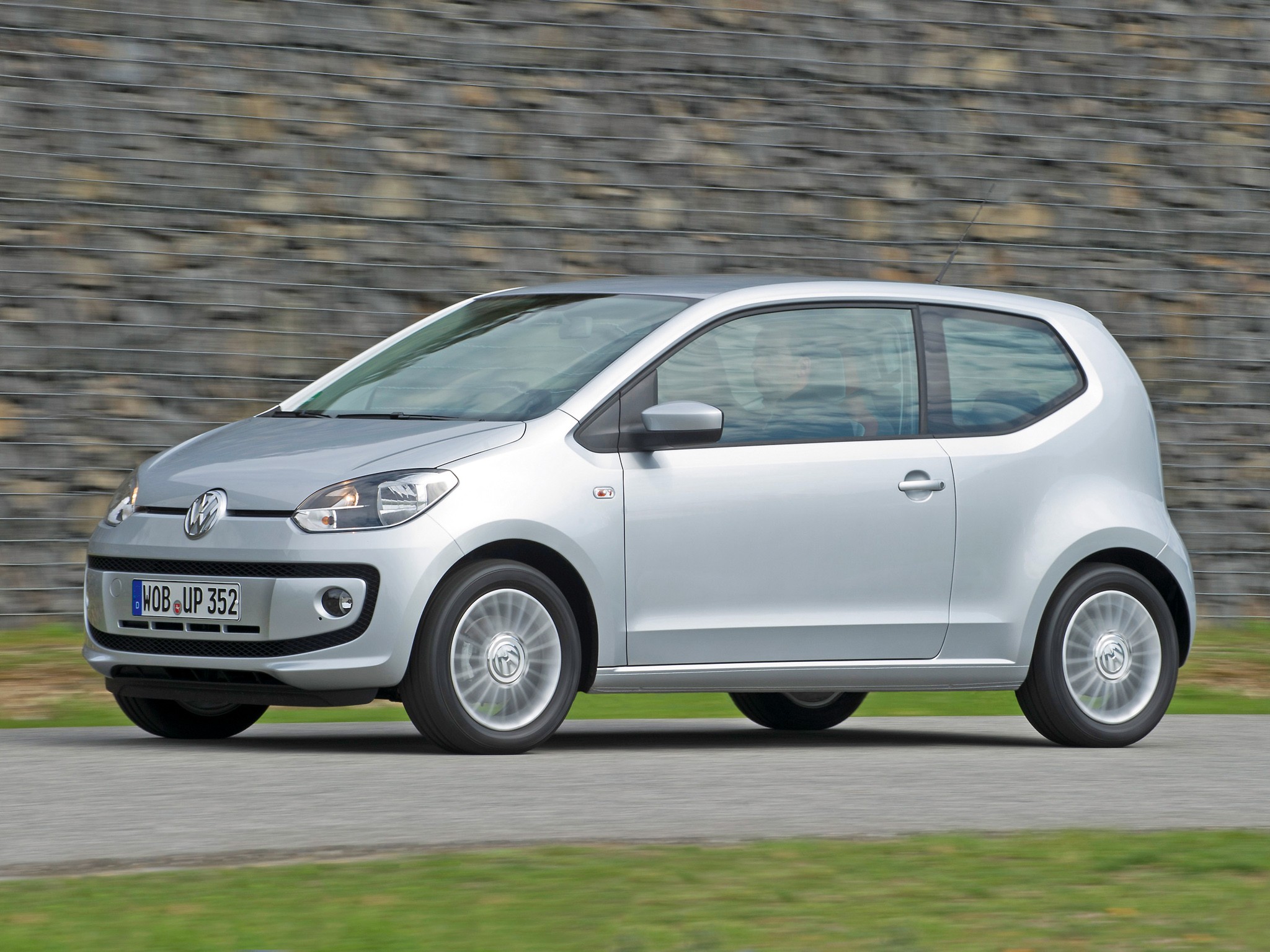 Volkswagen Up! photo 41