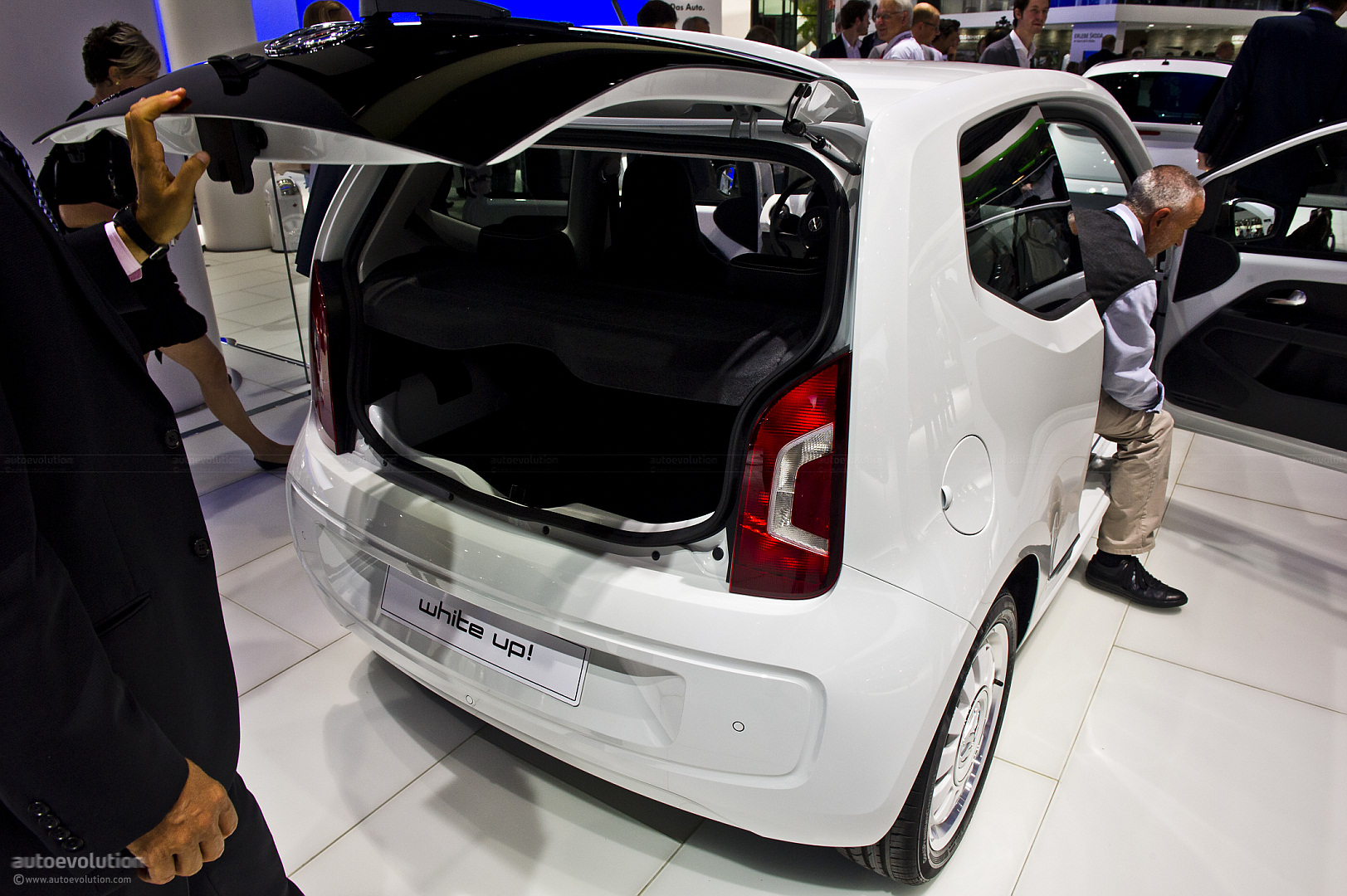 Volkswagen Up! photo 3