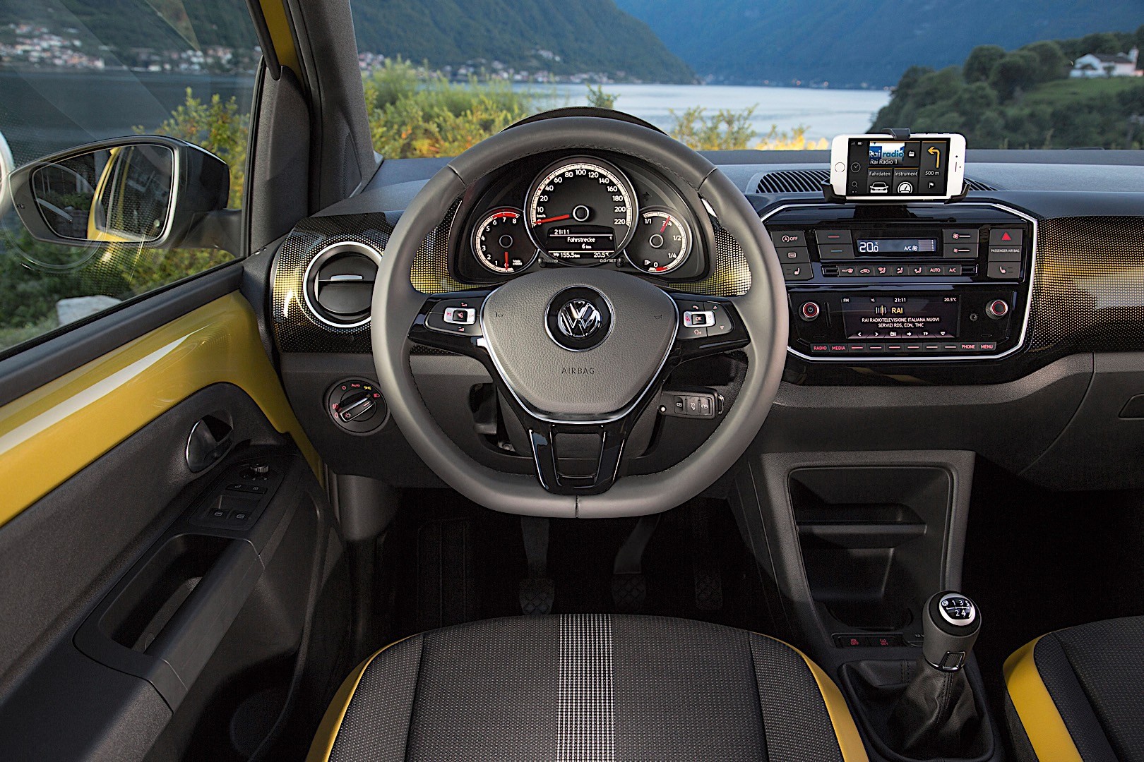 Volkswagen Up! photo 38