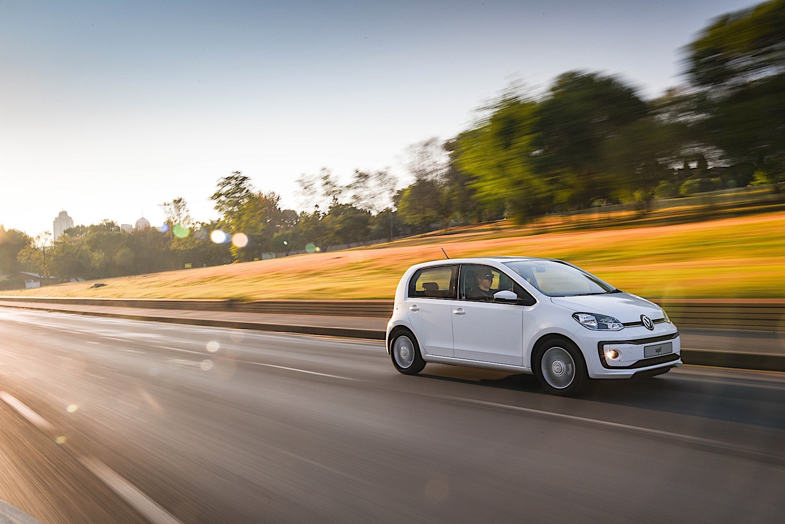 Volkswagen Up! photo 24