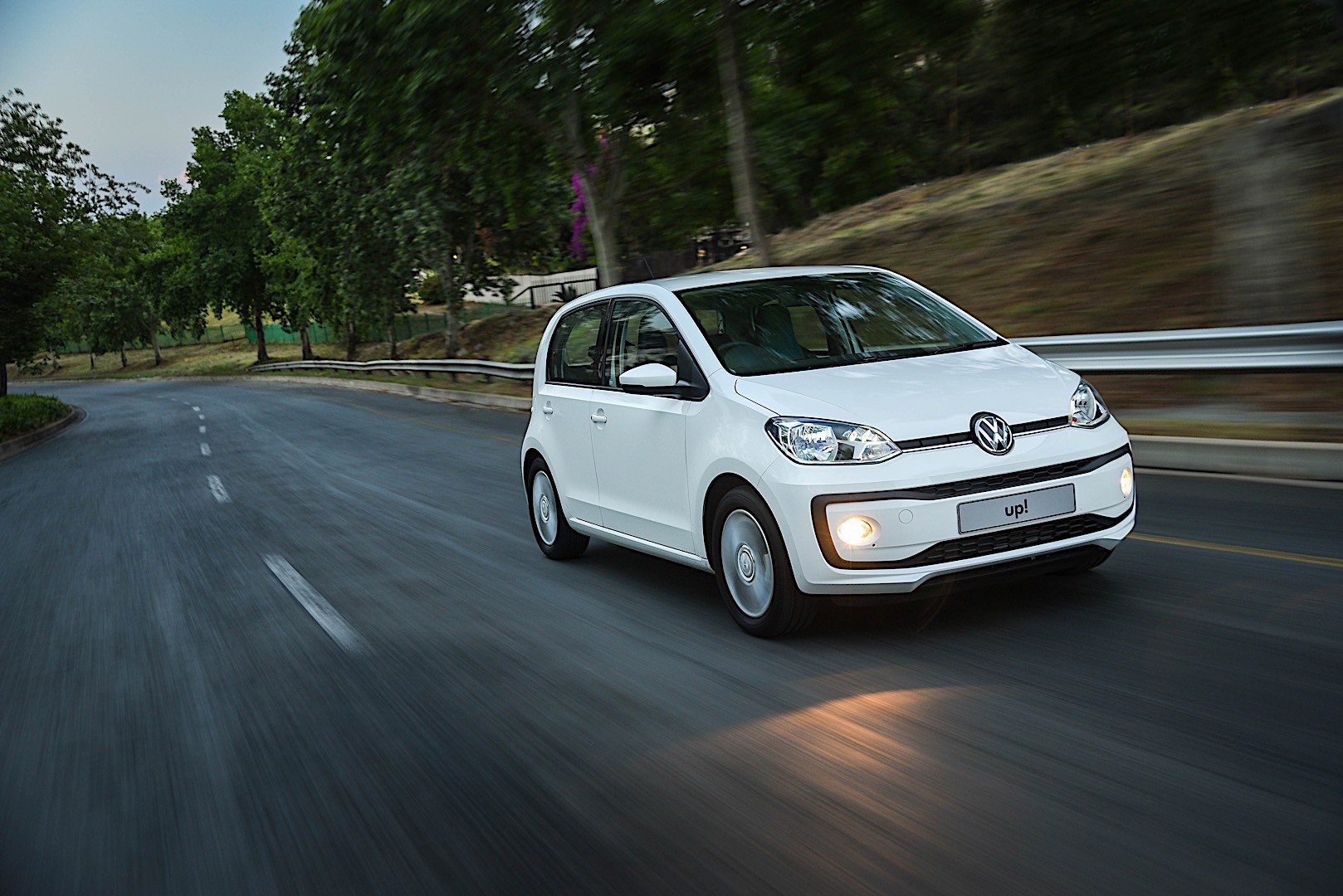 Volkswagen Up! photo 27