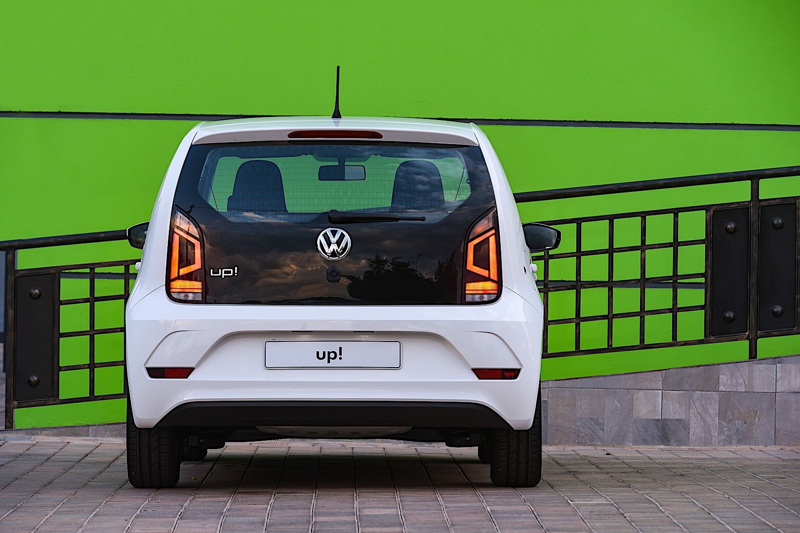 Volkswagen Up! photo 28