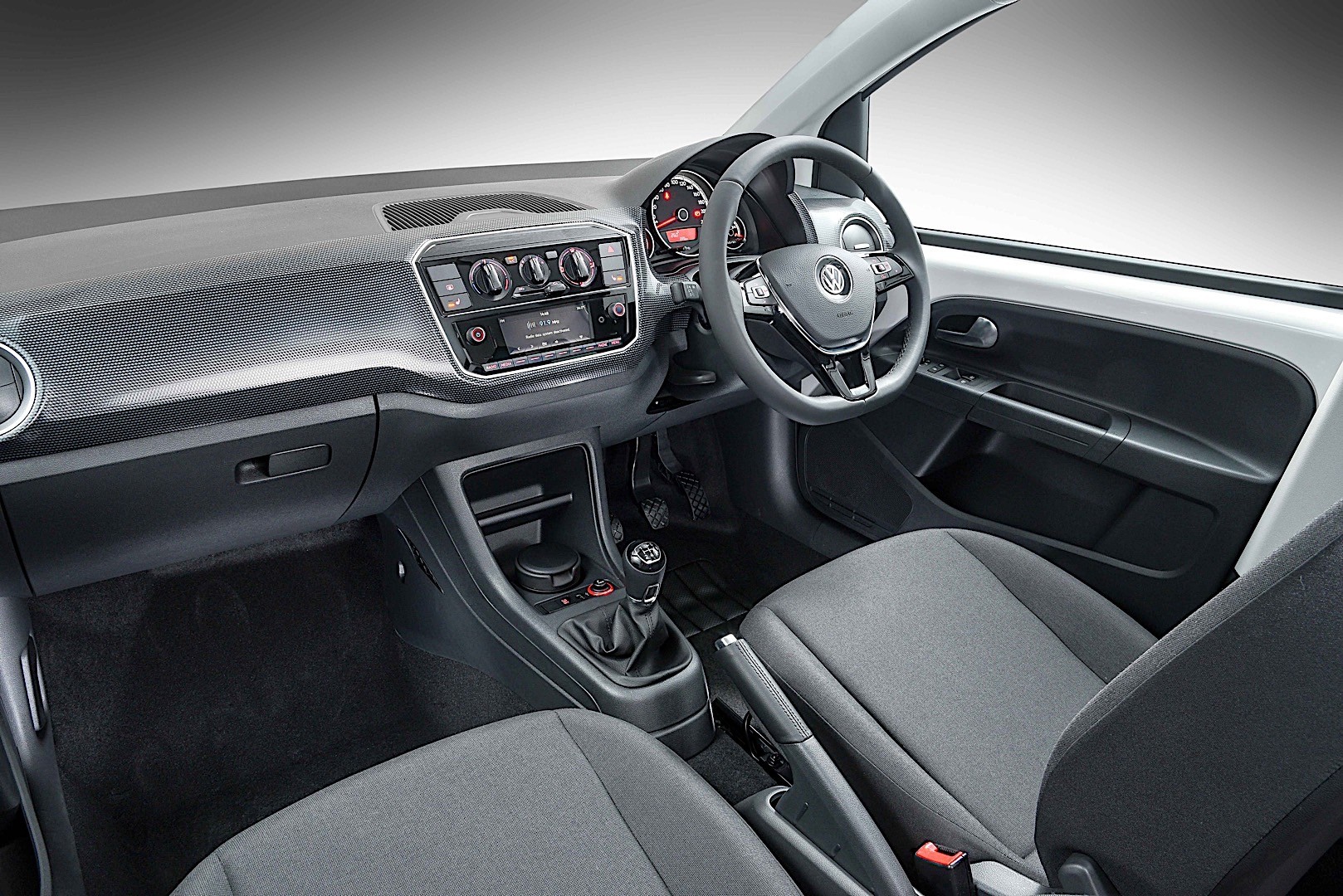 Volkswagen Up! photo 45