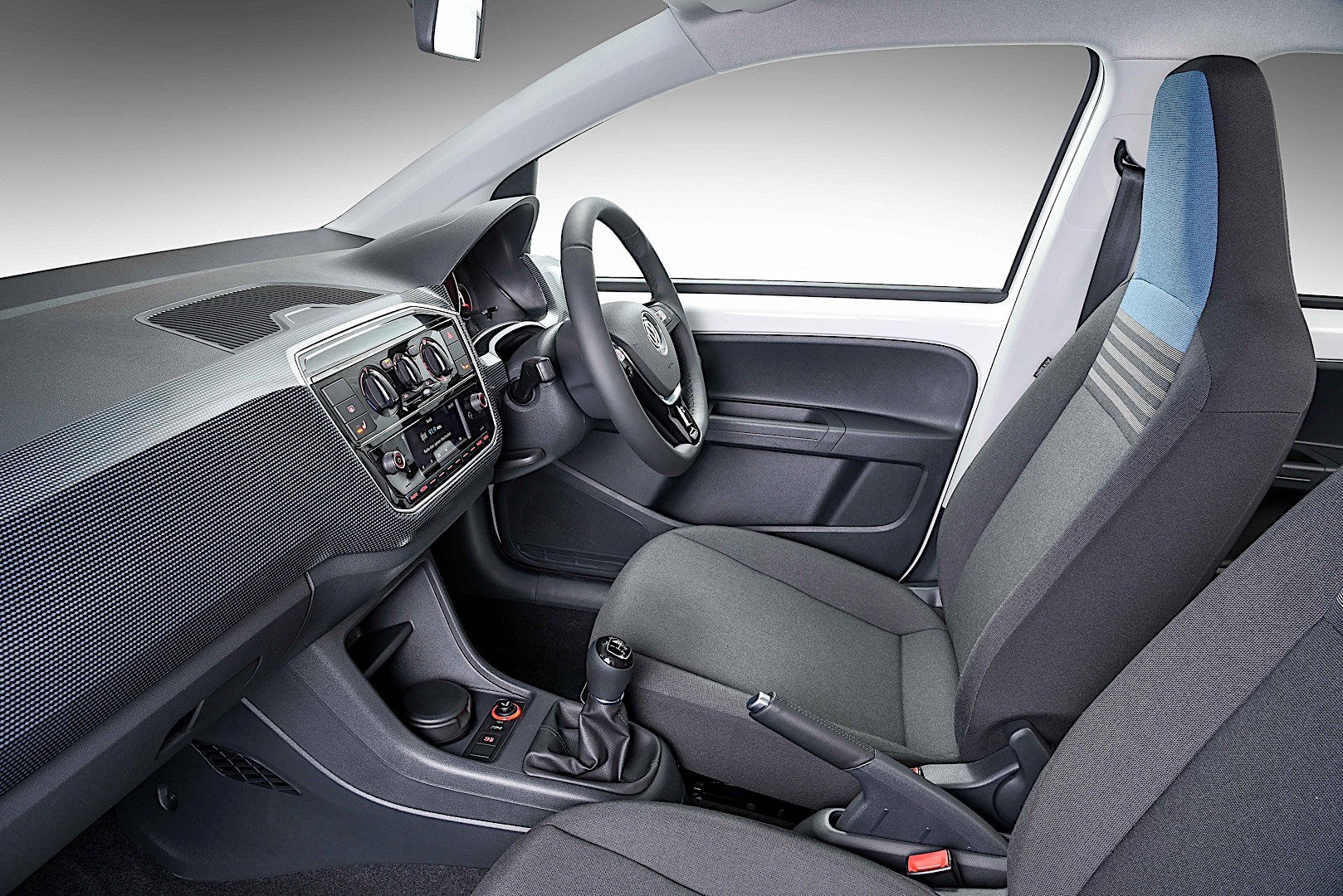 Volkswagen Up! photo 46