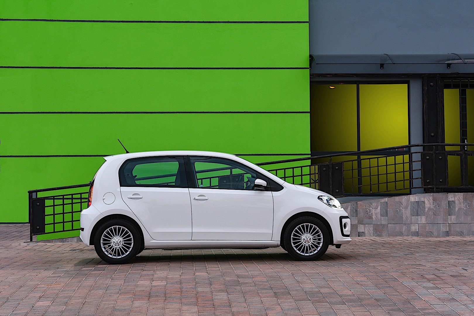 Volkswagen Up! photo 33