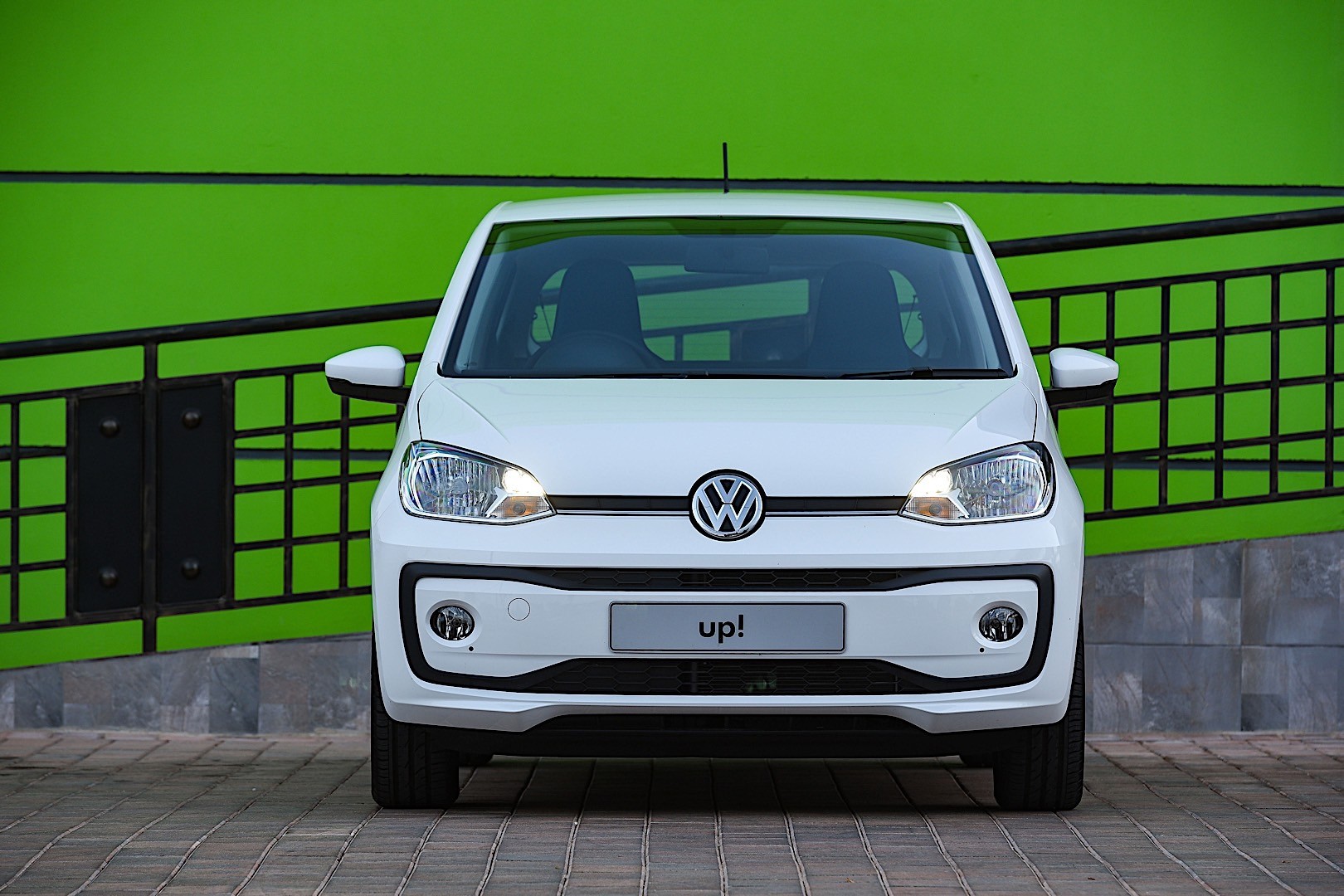 Volkswagen Up! photo 34