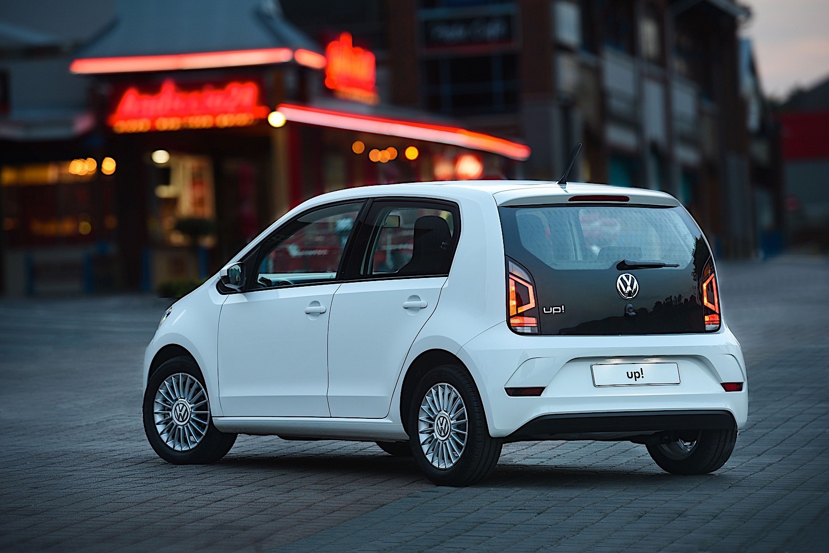 Volkswagen Up! photo 35