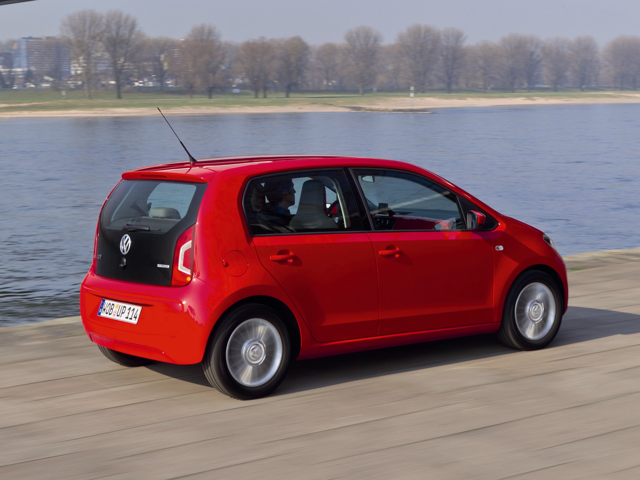 Volkswagen Up! photo 31