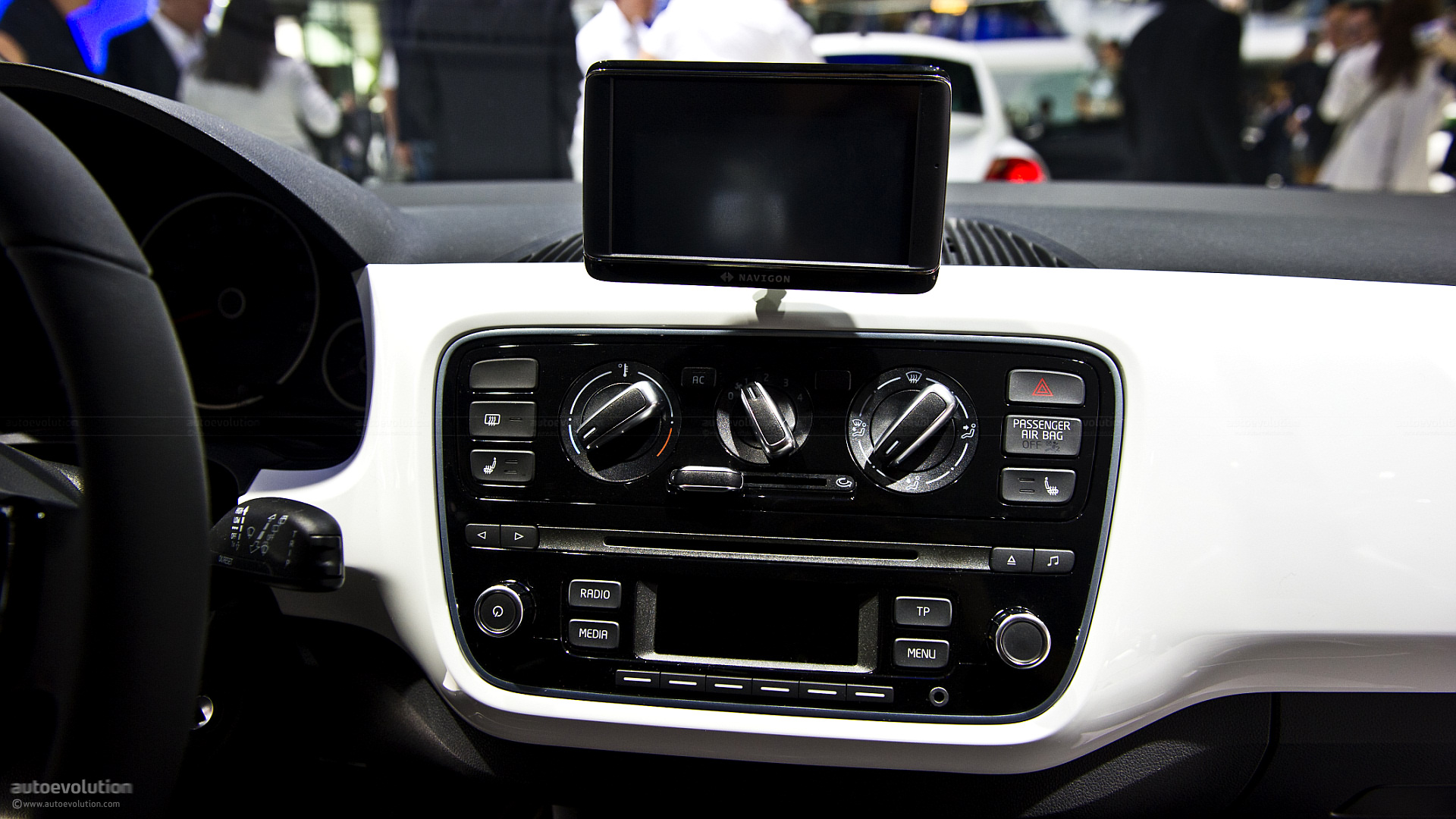 Volkswagen Up! photo 44