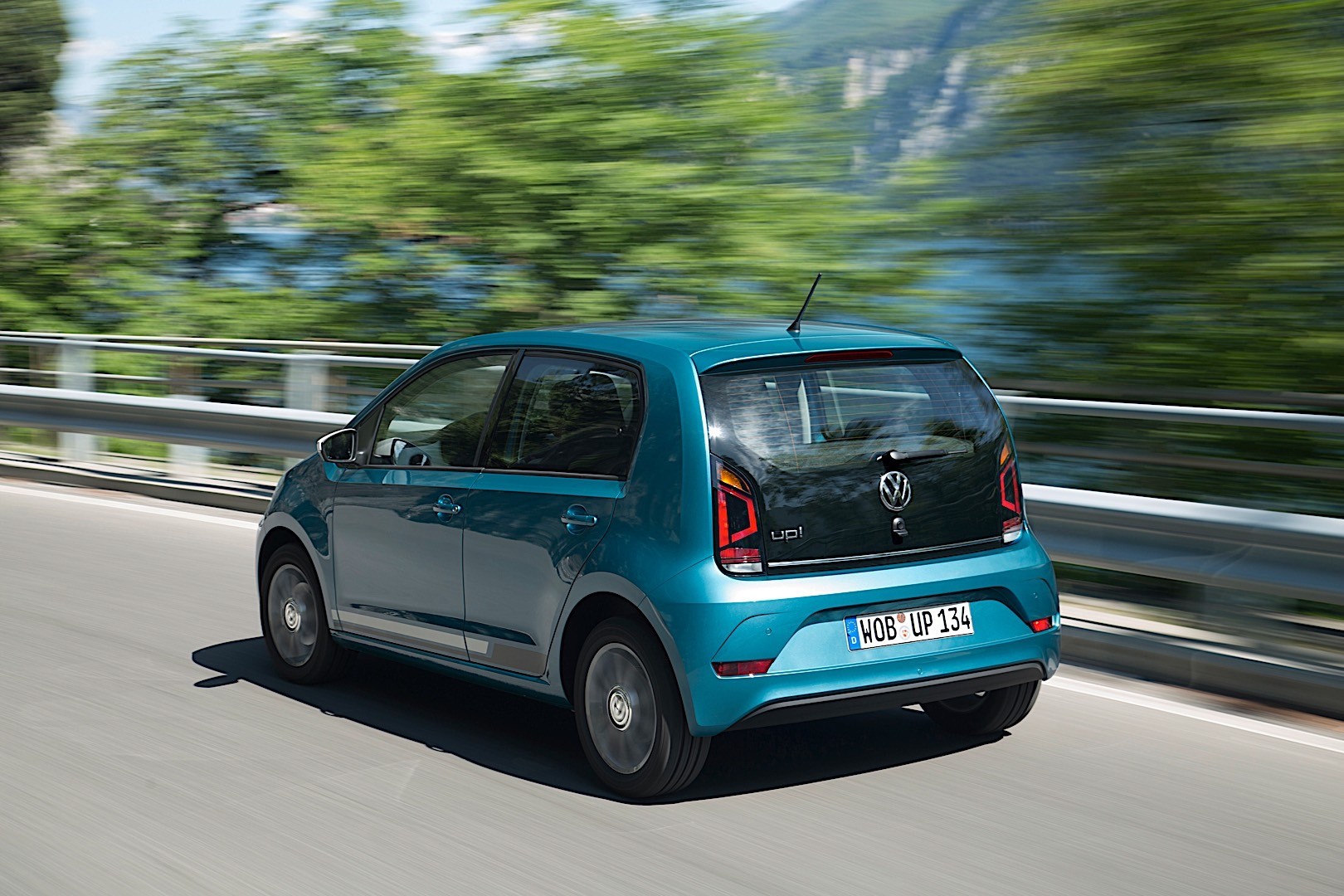 Volkswagen Up! photo 10