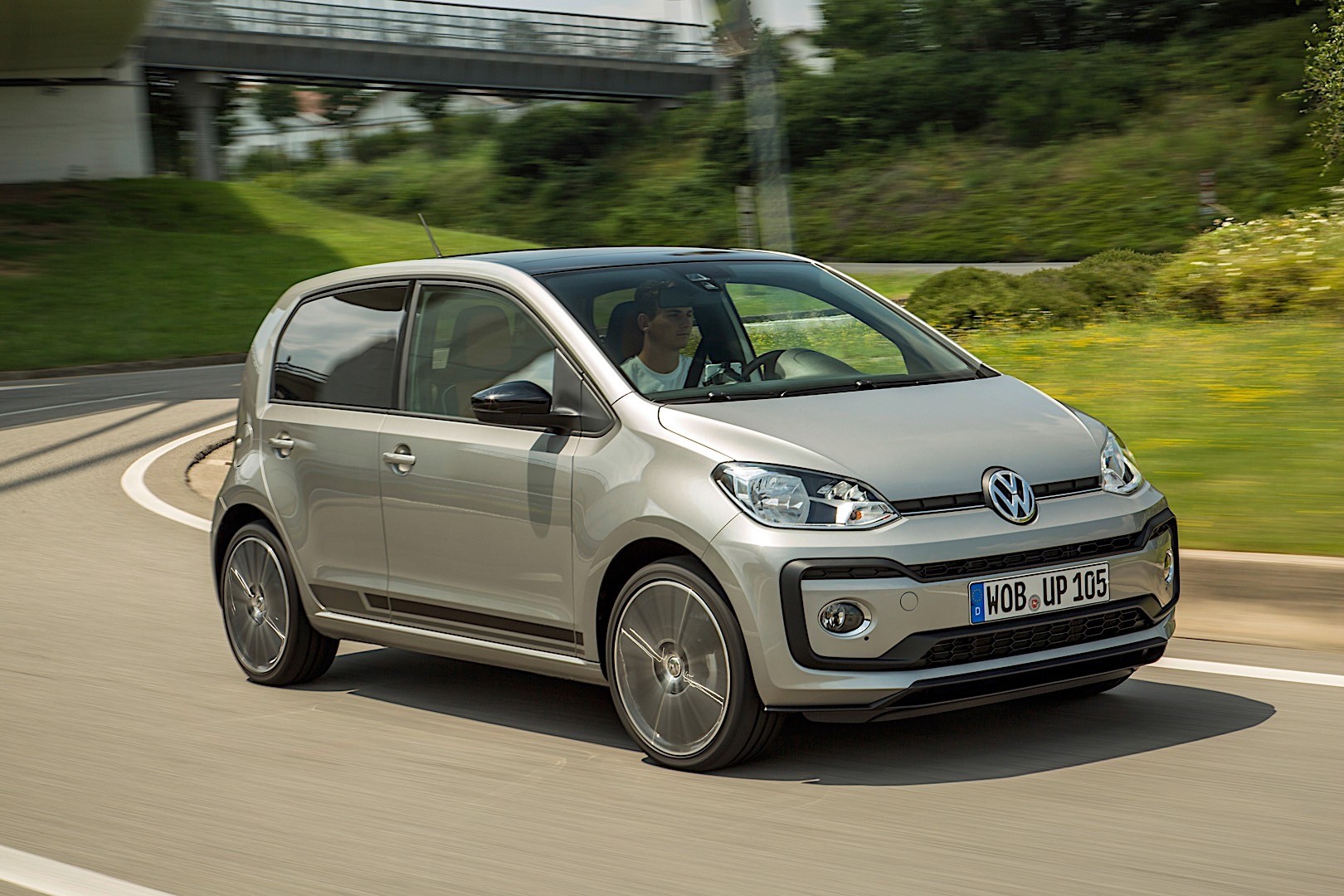Volkswagen Up! photo 14