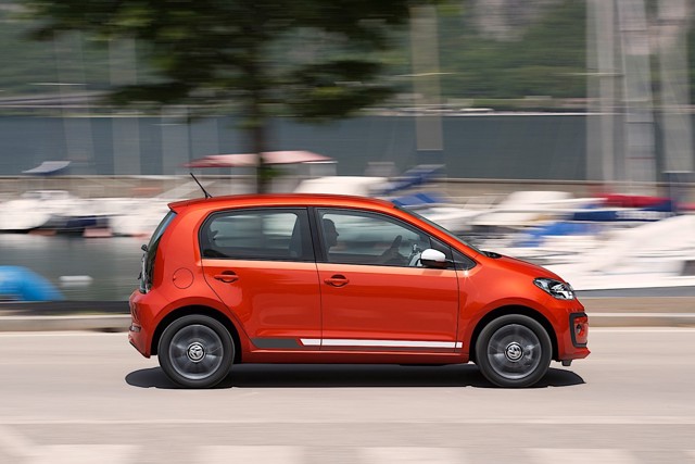 Volkswagen Up! photo 2