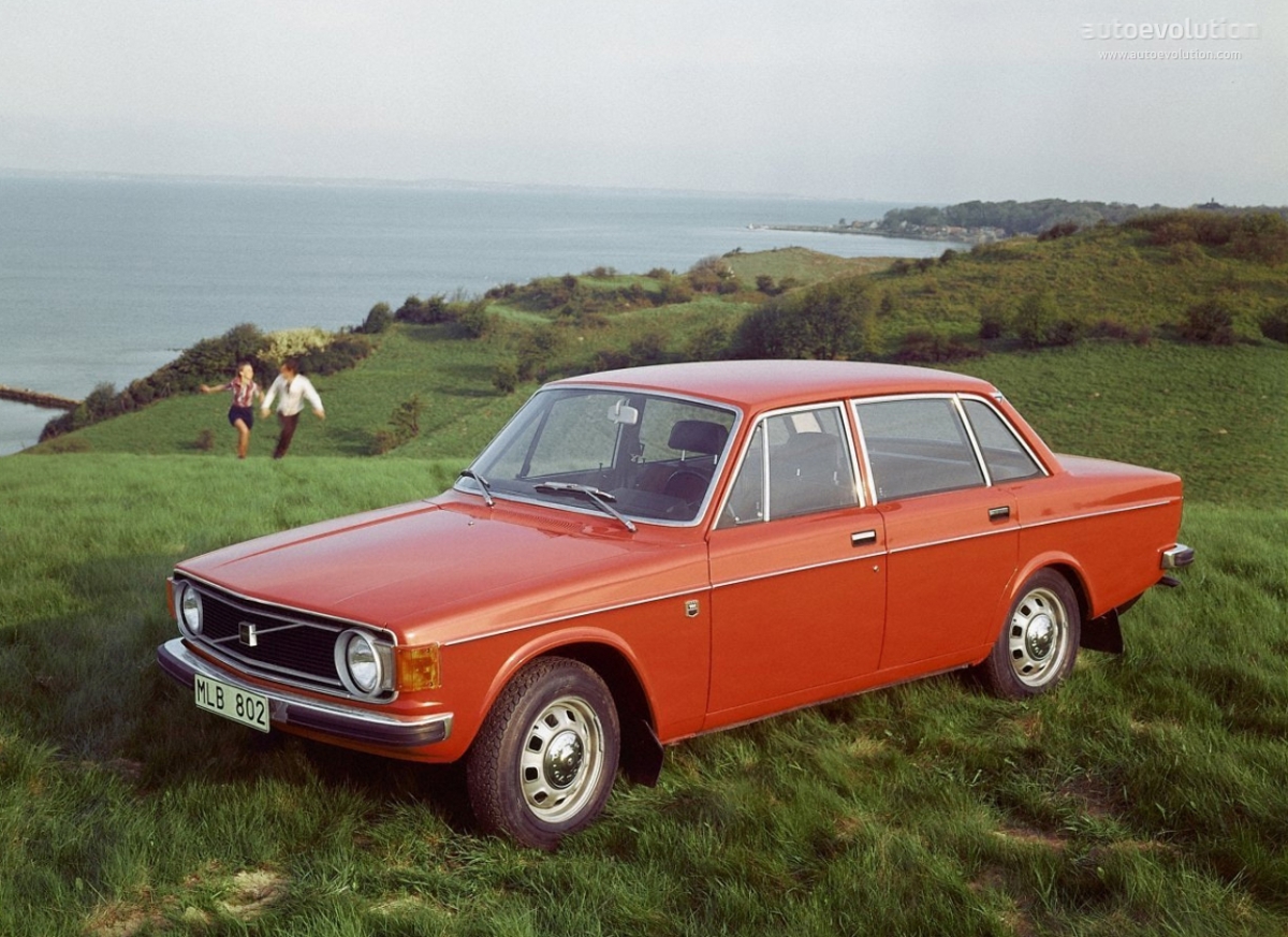 Volvo VOLVO 144 2.0L 4MT RWD (126 HP)