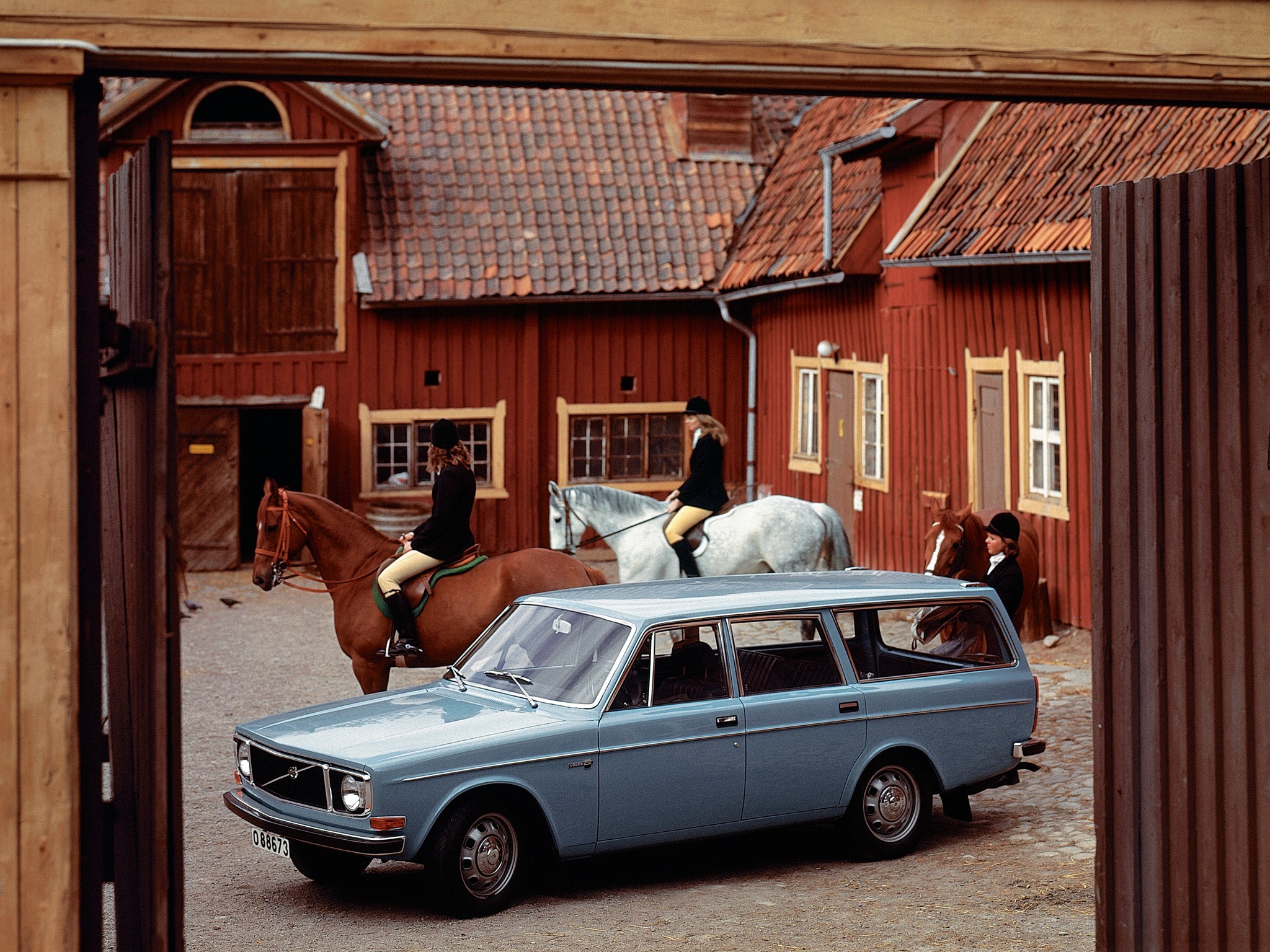 Volvo 145 photo 21
