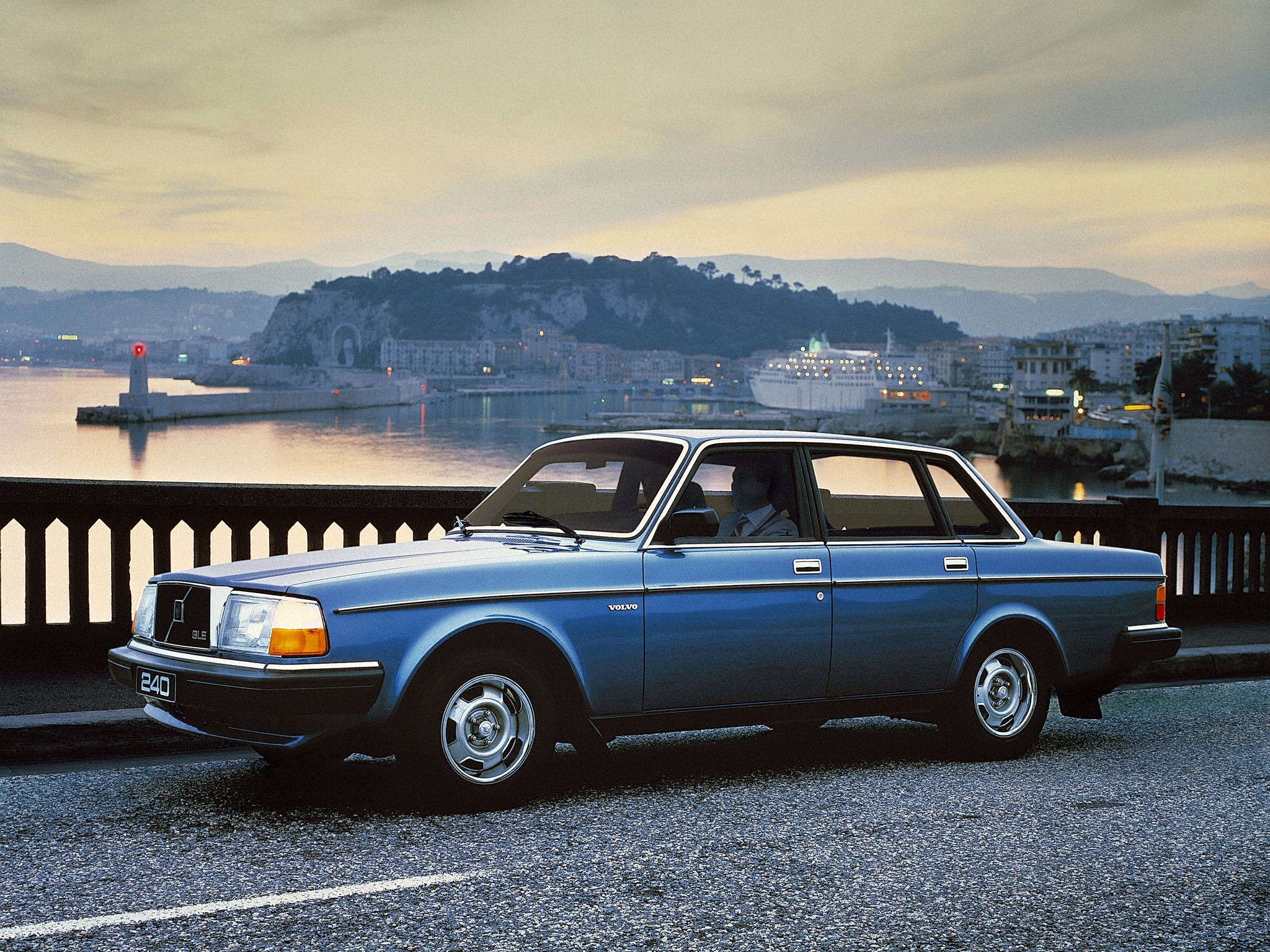 Volvo 244 photo 10