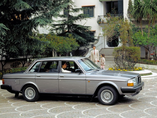Volvo 244 photo 11