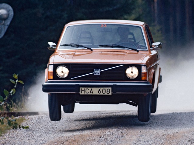 Volvo 244 photo 18