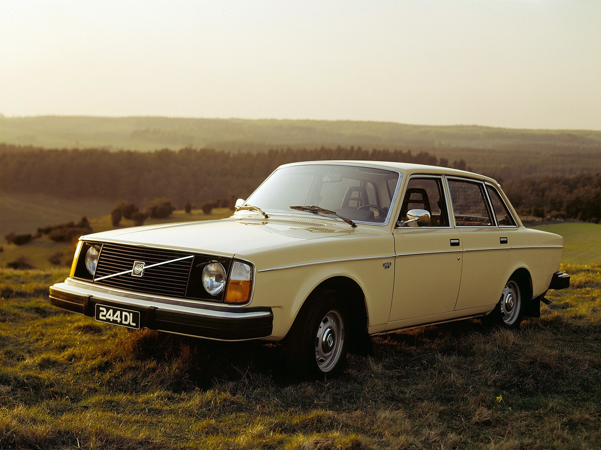 Volvo 244 photo 22