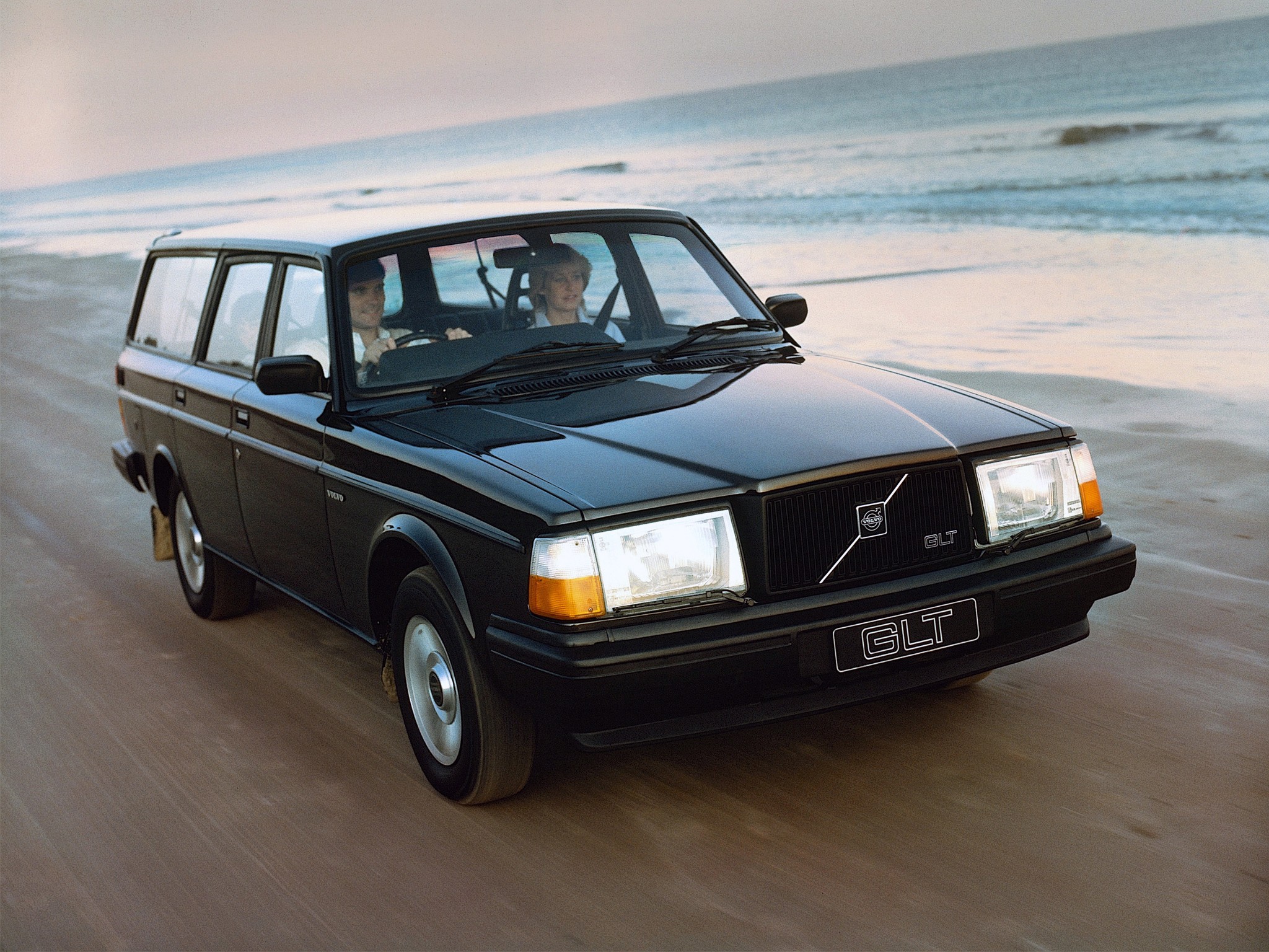 Volvo 245 photo 10