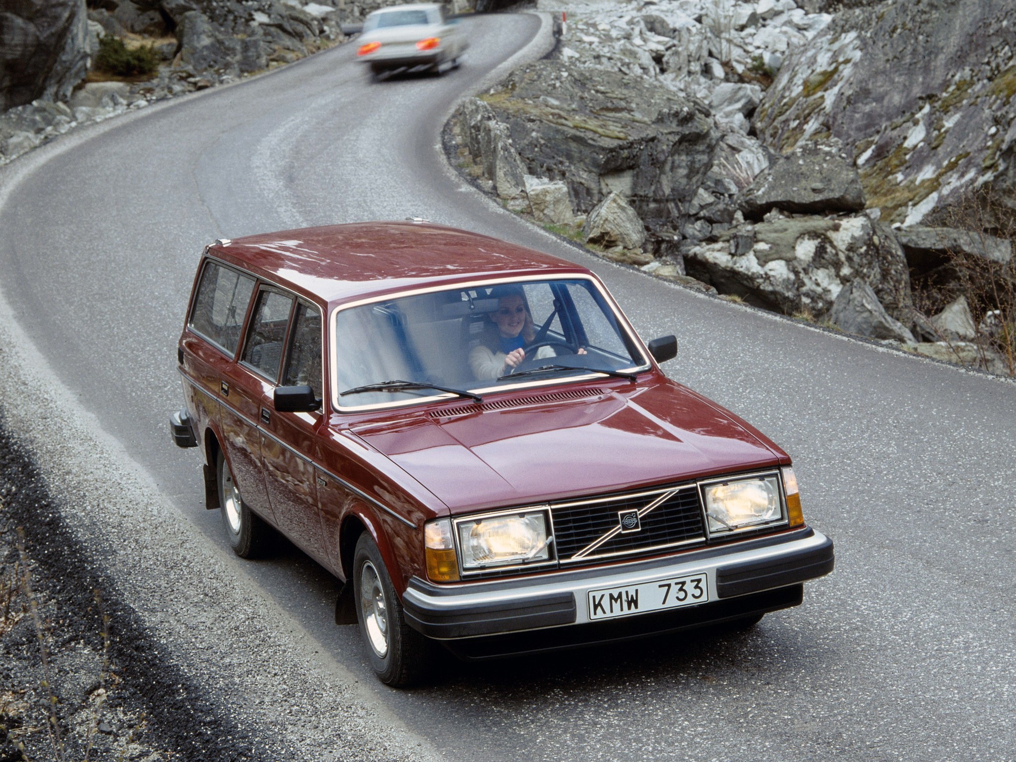 Volvo 245 photo 18