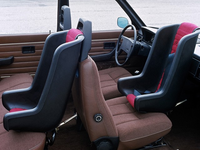 Volvo 245 photo 25