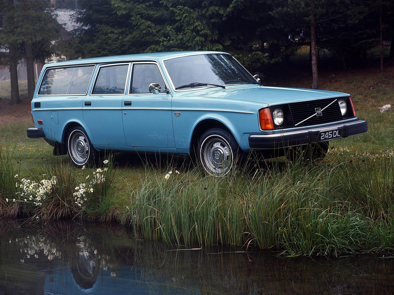 Volvo 245 photo 19