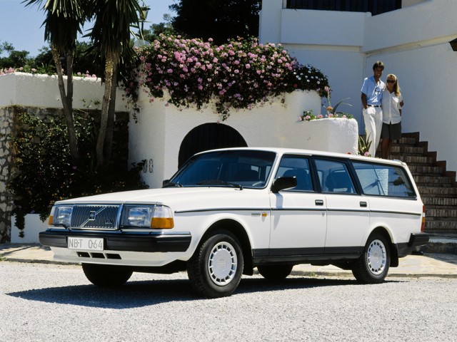 Volvo 245 photo 7