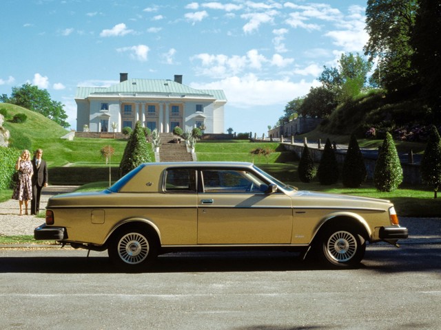 Volvo 262 Foto 12