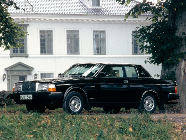 Volvo 262 Foto 13