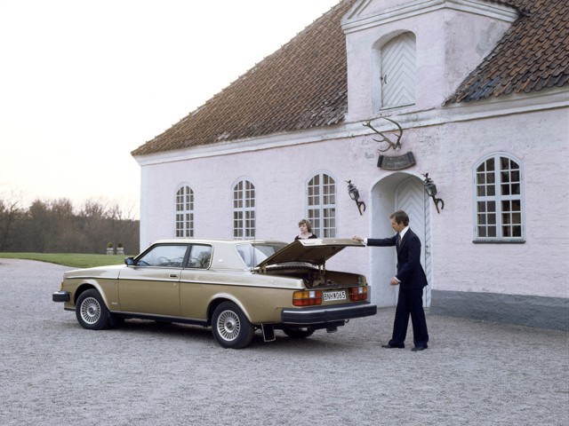 Volvo 262 Foto 14