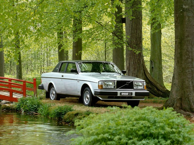 Volvo 262 Foto 18
