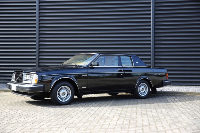 Volvo 262 Foto 6