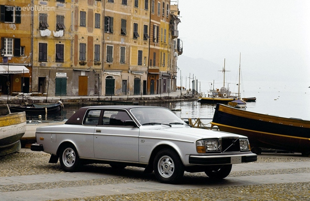 Volvo 262 Foto 4