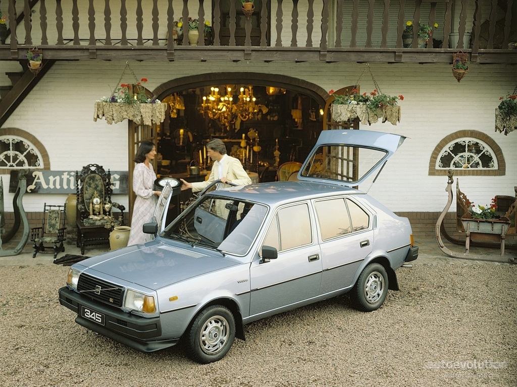 Volvo 345 photo 2