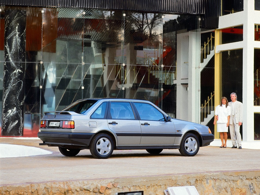 Volvo 440 photo 10